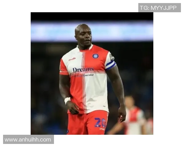 外号野兽的足球明星如何在赛场上展现无与伦比的力量与技巧