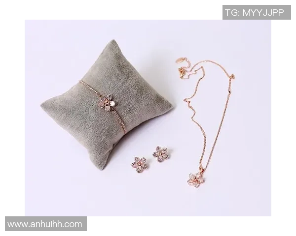 足球明星耳饰搭配图片推荐女士时尚耳饰灵感分享